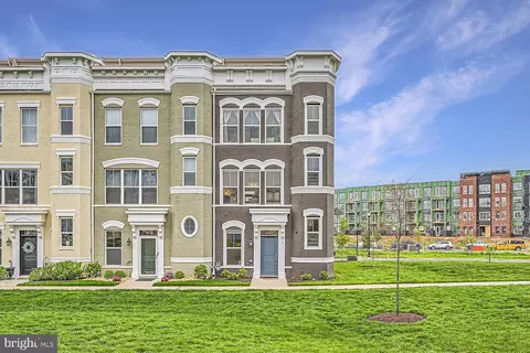 950 Holden Rd, Frederick, MD 21701