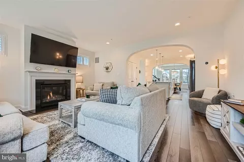 Living - 950 Holden Rd, Frederick, MD 21701 photo 2 of 3