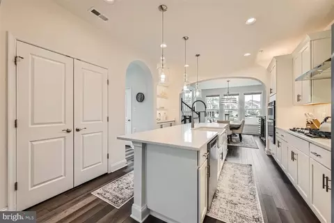 Kitchen - 950 Holden Rd, Frederick, MD 21701 photo 4 of 6