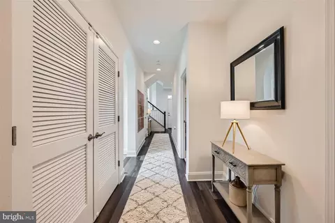 Entry Way - 950 Holden Rd, Frederick, MD 21701 photo 3 of 5