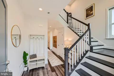 Entry Way - 950 Holden Rd, Frederick, MD 21701 photo 2 of 5
