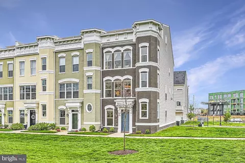 Exterior - 950 Holden Rd, Frederick, MD 21701 photo 2 of 6