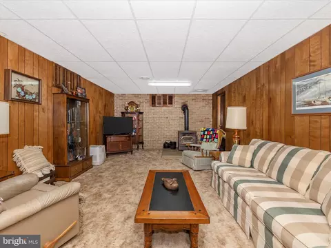 Living - 7901 Runnymeade Dr, Frederick, MD 21702 photo 4 of 5