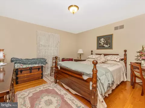 Bedroom - 7901 Runnymeade Dr, Frederick, MD 21702 photo 6 of 11