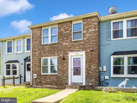 1745 Heather Ln, Frederick, MD 21702 photo 2