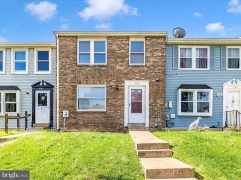 1745 Heather Ln, Frederick, MD 21702