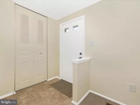 1745 Heather Ln, Frederick, MD 21702 photo 4