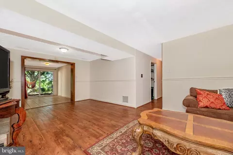 Living - 28014 Barnes Rd, Monrovia, MD 21770 photo 8 of 8
