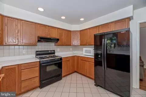 Kitchen - 28014 Barnes Rd, Monrovia, MD 21770 photo 3 of 4