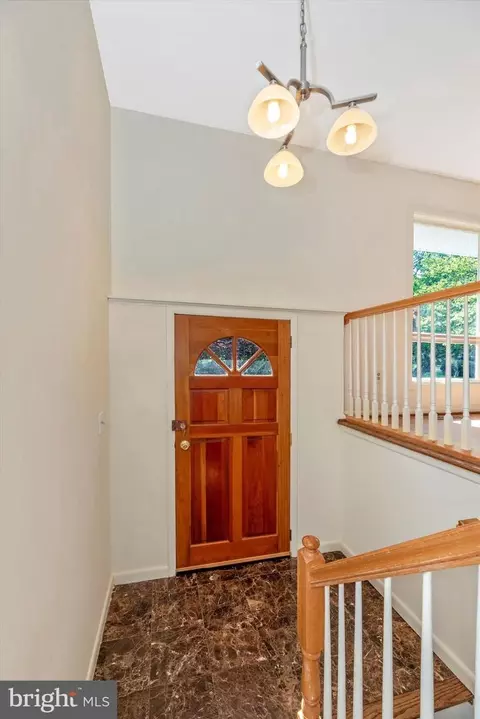 Entry Way - 28014 Barnes Rd, Monrovia, MD 21770 photo 1 of 4