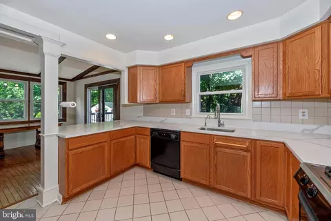 Kitchen - 28014 Barnes Rd, Monrovia, MD 21770 photo 1 of 4