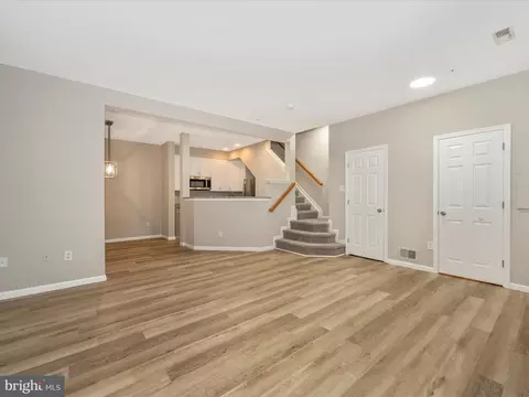 5709 Duke Ct, Frederick, MD 21703 photo 6