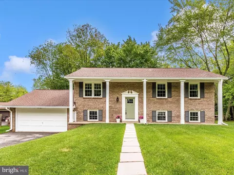 12312 Sherwood Forest Dr, Mount Airy, MD 21771