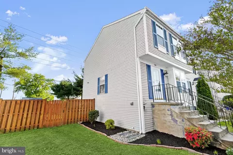 541 Riggs Ct, Frederick, MD 21703 photo 2