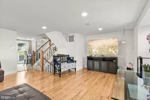 541 Riggs Ct, Frederick, MD 21703 photo 5