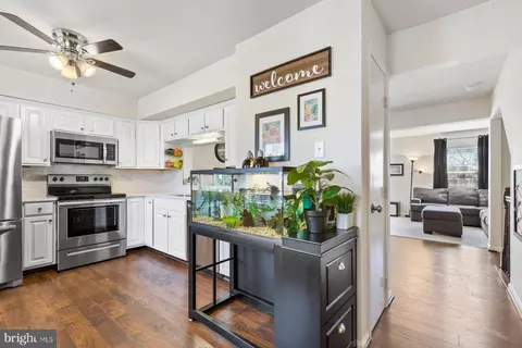 Kitchen - 6721 Killdeer Ct, Frederick, MD 21703 photo 2 of 5