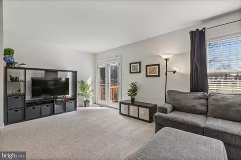 Living - 6721 Killdeer Ct, Frederick, MD 21703 photo 2 of 4