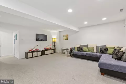 Bedroom - 6721 Killdeer Ct, Frederick, MD 21703 photo 8 of 8