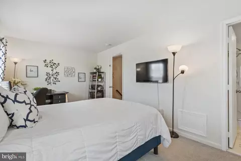 Bedroom - 6721 Killdeer Ct, Frederick, MD 21703 photo 4 of 8