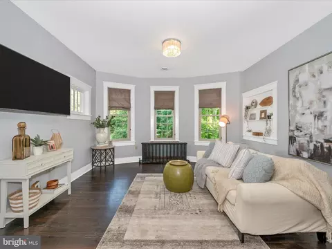 302 E Main St, Thurmont, MD 21788 photo 9