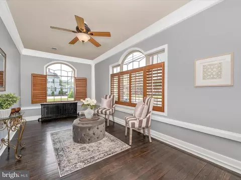 302 E Main St, Thurmont, MD 21788 photo 5