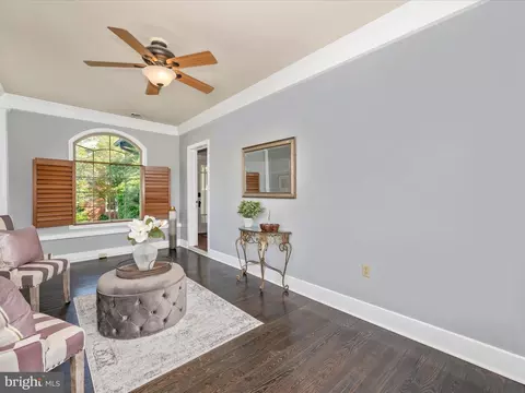 302 E Main St, Thurmont, MD 21788 photo 6