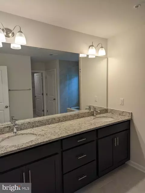 Bath - 722 Bond St, Frederick, MD 21701 photo 5 of 6