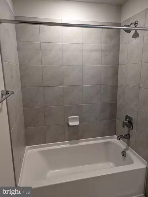 Bath - 722 Bond St, Frederick, MD 21701 photo 3 of 6
