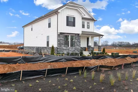 Exterior - 724 Bond St, Frederick, MD 21701 photo 2 of 3