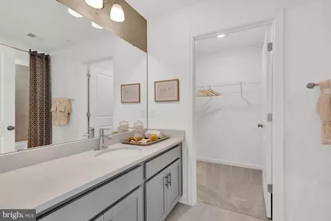 Bath - 730 Bond St, Frederick, MD 21701 photo 5 of 7
