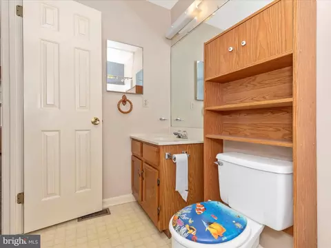 Bath - 113 E Hammaker St, Thurmont, MD 21788 photo 5 of 5