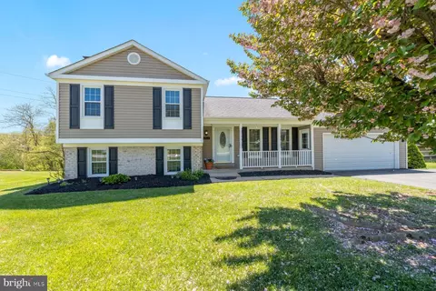 203 Westridge Dr, Mount Airy, MD 21771