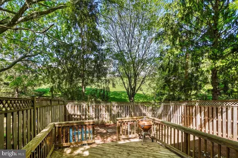 Exterior - 2423 Prentice Ct, Frederick, MD 21702 photo 3 of 4