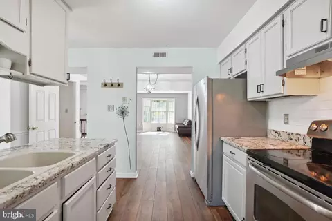Entry Way - 2423 Prentice Ct, Frederick, MD 21702 photo 9 of 11