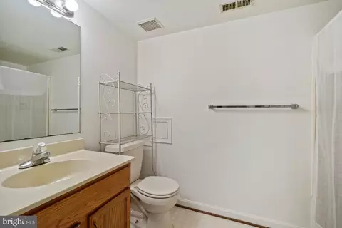 Bath - 2423 Prentice Ct, Frederick, MD 21702 photo 4 of 4