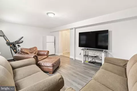 Living - 1779 Heather Ln, Frederick, MD 21702 photo 6 of 6