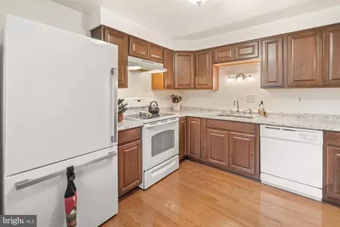 Kitchen - 1779 Heather Ln, Frederick, MD 21702 photo 3 of 4