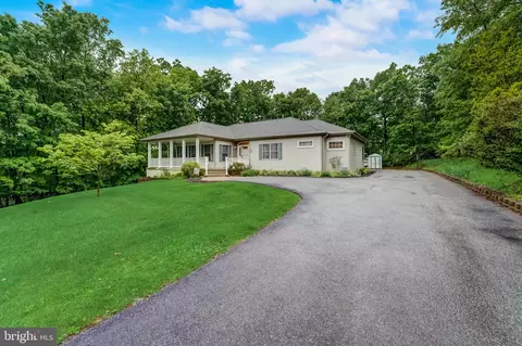 207 Sunset Ave, Mount Airy, MD 21771