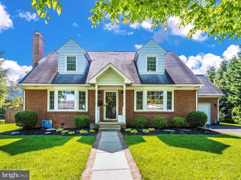 4 Kline Blvd, Frederick, MD 21701