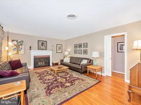Living - 4 Kline Blvd, Frederick, MD 21701 photo 2 of 3
