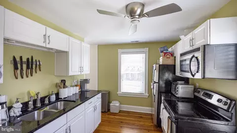 Kitchen - 300 Park Thru 302 Ave, Frederick, MD 21701 photo 4 of 5