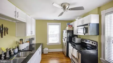 Kitchen - 300 Park Thru 302 Ave, Frederick, MD 21701 photo 3 of 5
