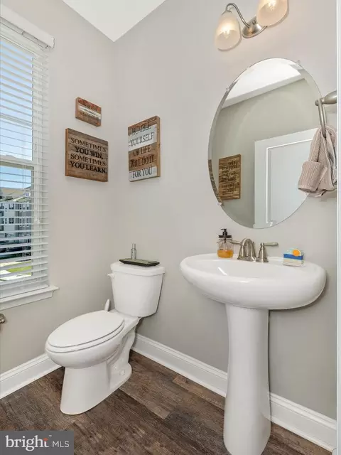 Bath - 4652 Cambria Rd, Frederick, MD 21703 photo 2 of 4