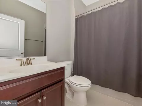 Bath - 4652 Cambria Rd, Frederick, MD 21703 photo 4 of 4