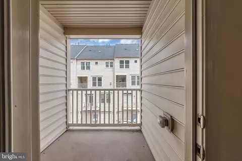 Entry Way - 6462 Walcott Ln, Frederick, MD 21703 photo 4 of 8