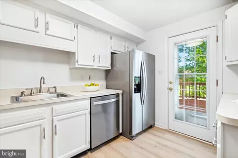 8036 Waterview Ct, Frederick, MD 21701 photo 13
