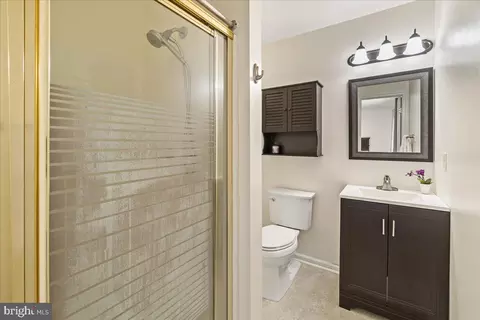 Bath - 1021 Cheryls Ct, Frederick, MD 21703 photo 2 of 4