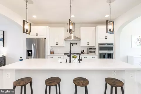 1096 Holden Rd, Frederick, MD 21701