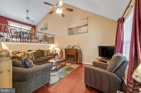 217 Lake Coventry Dr, Frederick, MD 21702 photo 4