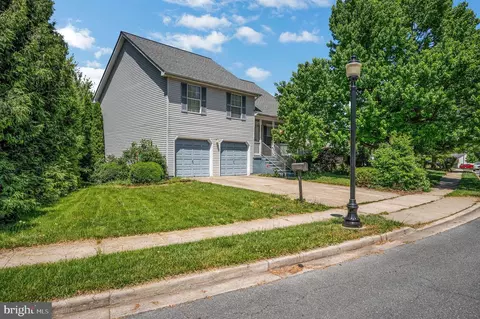 217 Lake Coventry Dr, Frederick, MD 21702 photo 2